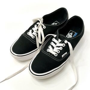 Vans Canvas Black/White UltraCush Footbed, Women’s Size 8.5